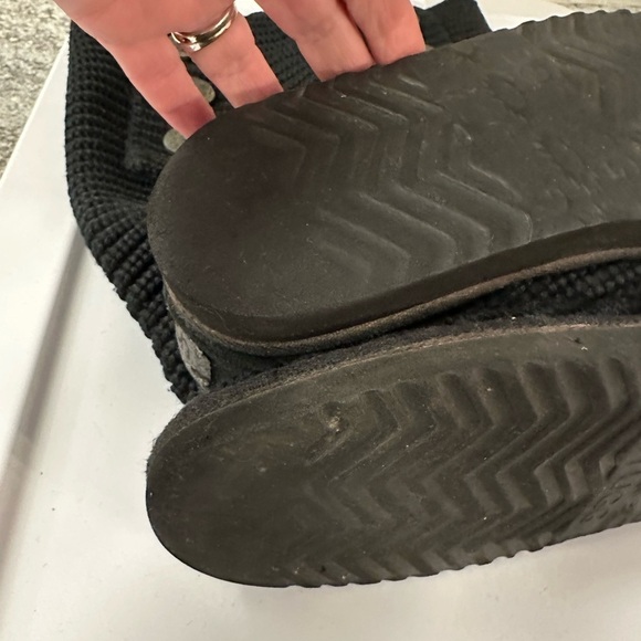 UGG Over the knee twisted black cable knit button detail fold over gorpcore boot - Picture 10 of 13